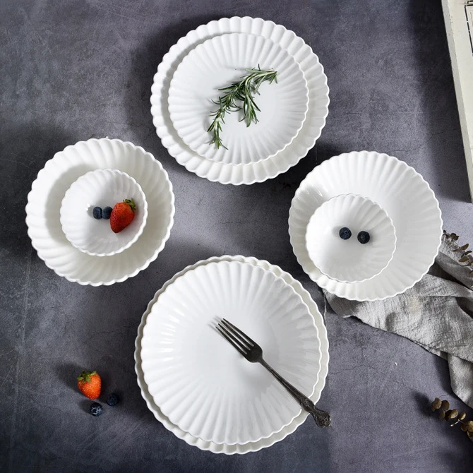 Bulk European Nordic Style Ceramic Fruit Dish Restaurant Catering Noodle Ceramic Dinner Plates Dinnerware Set Dishes Luxury
