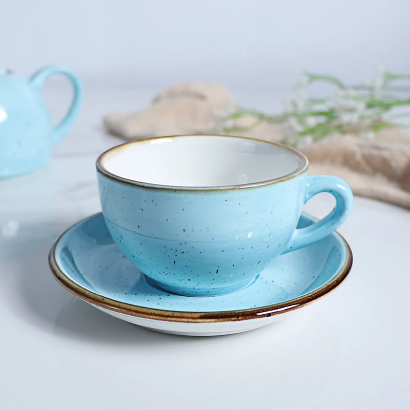 Поставщик отелей Чашки для эспрессо Керамическая кофейная кружка Оптовая продажа Чайная чашка Набор с блюдцами Ресторанная посуда Фарфоровая чайная чашка синего цвета