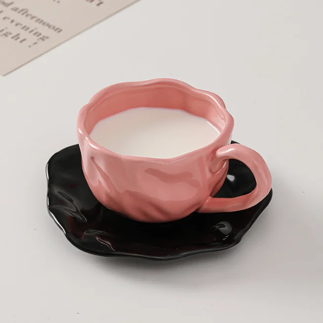 Фарфоровая романтическая кружка, кофейная чашка, современный индивидуальный дизайн, милые керамические кружки с принтом, подарок розового и черного цвета