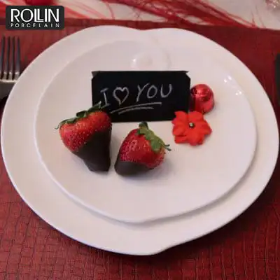 Поставки для отелей, тарелки в форме сердца, боковая белая обеденная тарелка для свадьбы