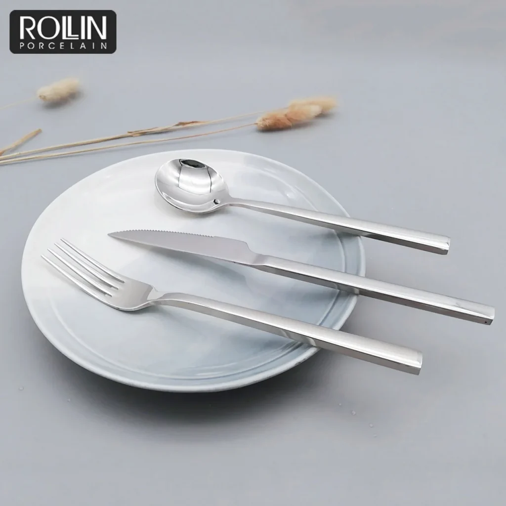 Узкие столовые ножи, вилка и ложка, столовые приборы для отелей и ресторанов