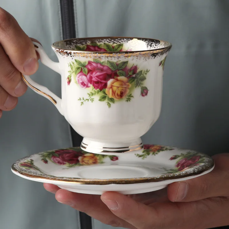 British Ceramic Afternoon Tea Cup Hand Painting European Gold Rim Fine Bone China Coffee Cups and Saucer Set