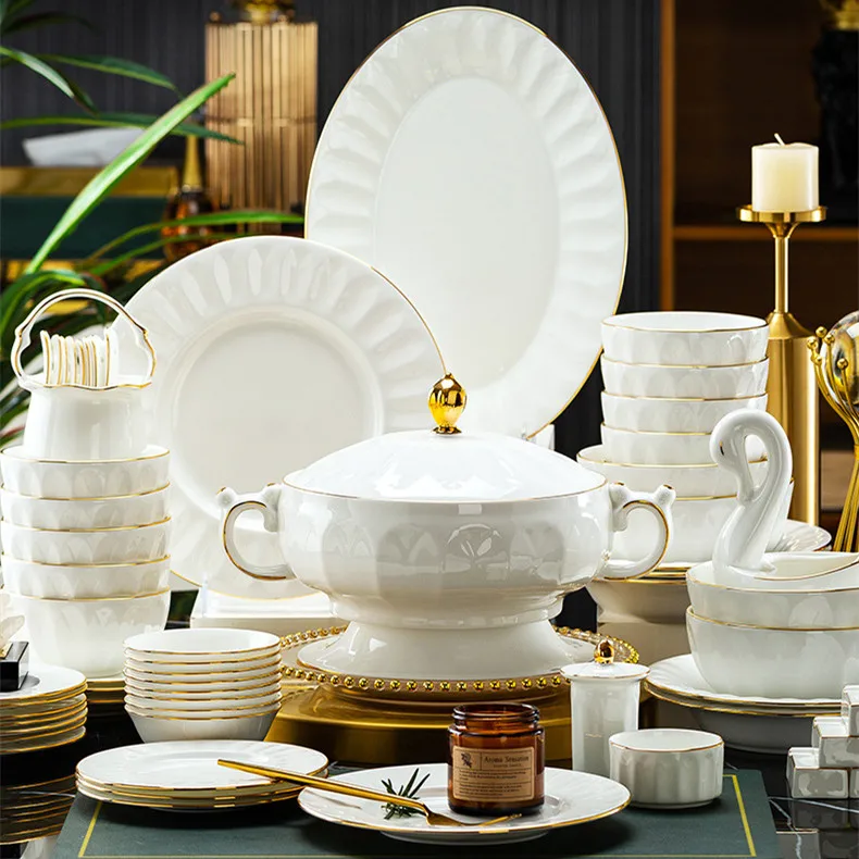 Luxury Nordic Fine Bone China 72pcs White Porcelain Tableware Sustainable Dinnerware Sets Gold Europe Rim Elegant Dinner Dishes