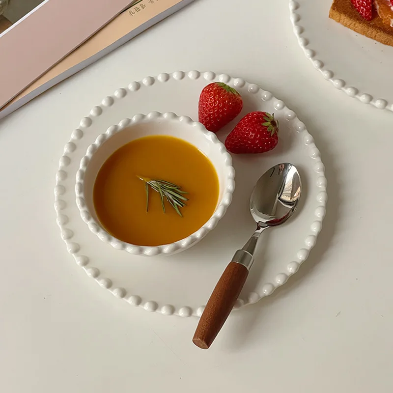 Simple Relief Wholesale Ceramic Dinnerware Set Round Pattern Plate Dish Bowl for Hotel Restaurant Christmas or Baby’s Use