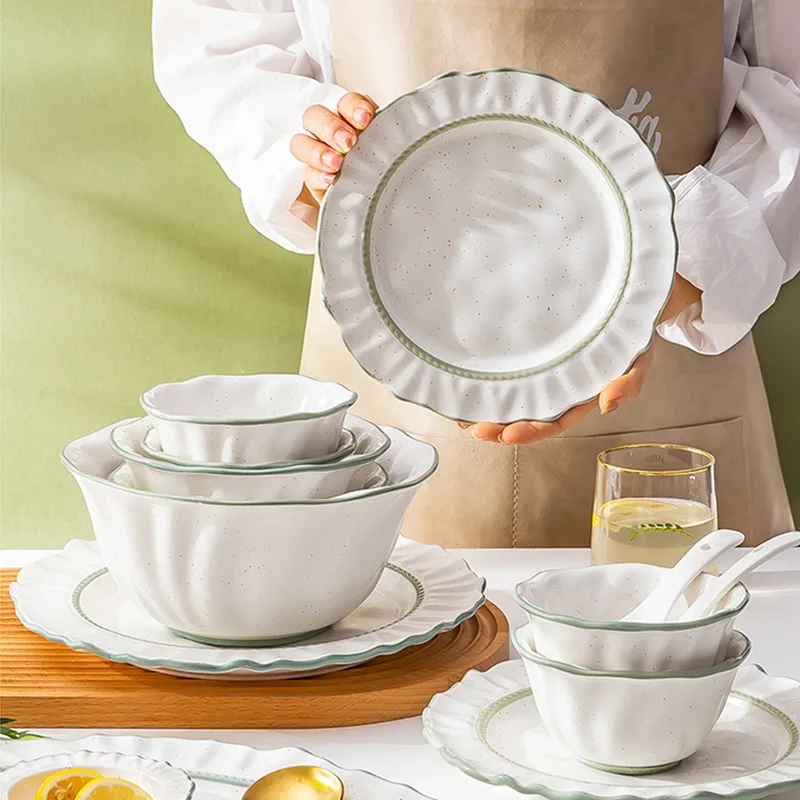 Vintage Emboss Lace Edge Porcelain Dinnerware Set White Dinner Plates and Bowl Luxury Nordic Ceramic Tableware Set