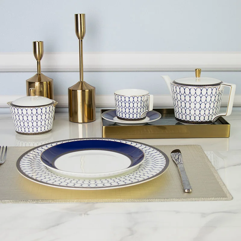Оптовая торговля фабрикой чайные сервизы с золотой оправой, набор столовой посуды, изысканный роскошный костяной фарфор, обеденный набор