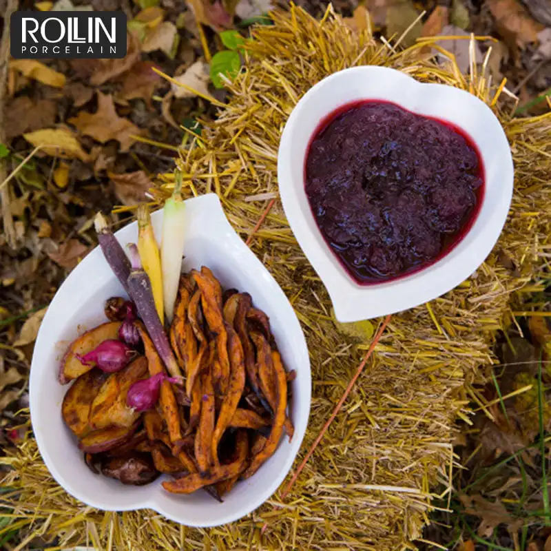 Поставки для отелей, тарелки в форме сердца, боковая белая обеденная тарелка для свадьбы