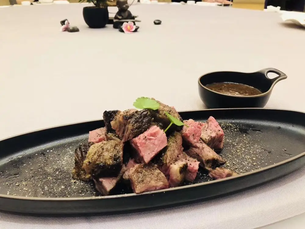 Оптовая торговля посудой для ресторана Черные овальные тарелки Черные тарелки Керамические тарелки для отелей и ресторанов