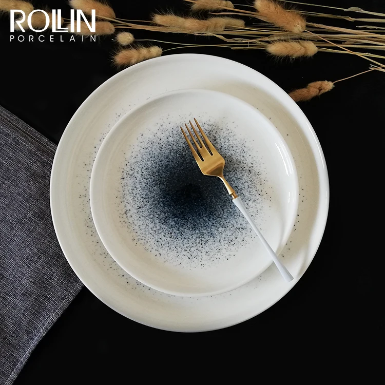 Оптовая продажа керамических тарелок для ресторана, современная тарелка для 5-звездочного отеля, 8-дюймовая белая и синяя круглая печать с наклейками, современные тарелки