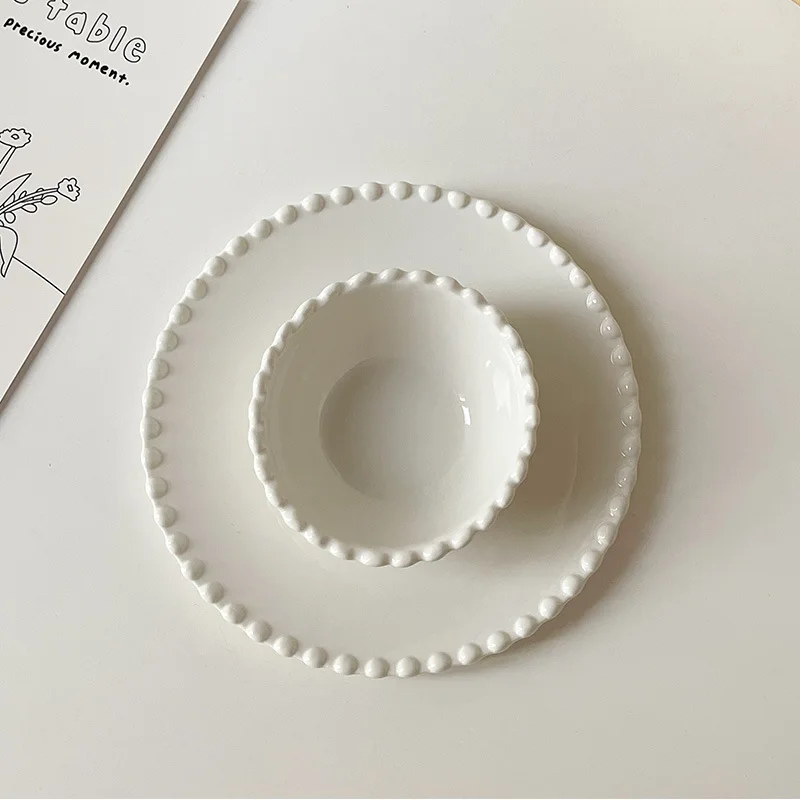 Simple Relief Wholesale Ceramic Dinnerware Set Round Pattern Plate Dish Bowl for Hotel Restaurant Christmas or Baby’s Use