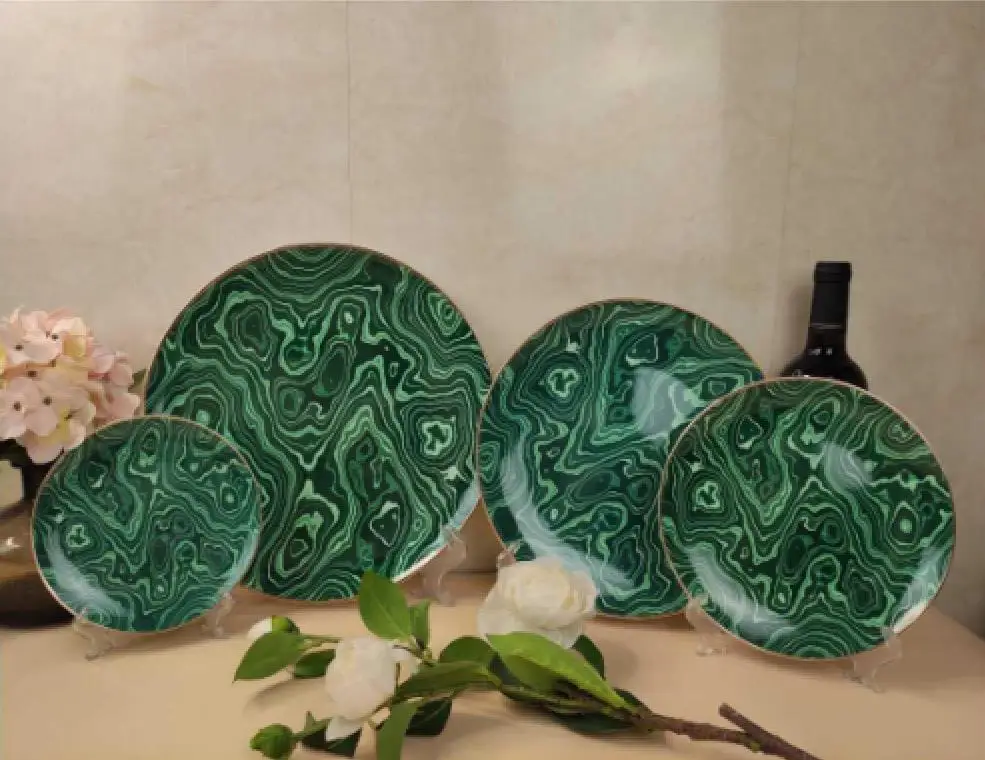 Оптовая торговля костяным фарфором керамическая декоративная тарелка с золотой оправой черный комплект зарядных тарелок для свадьбы