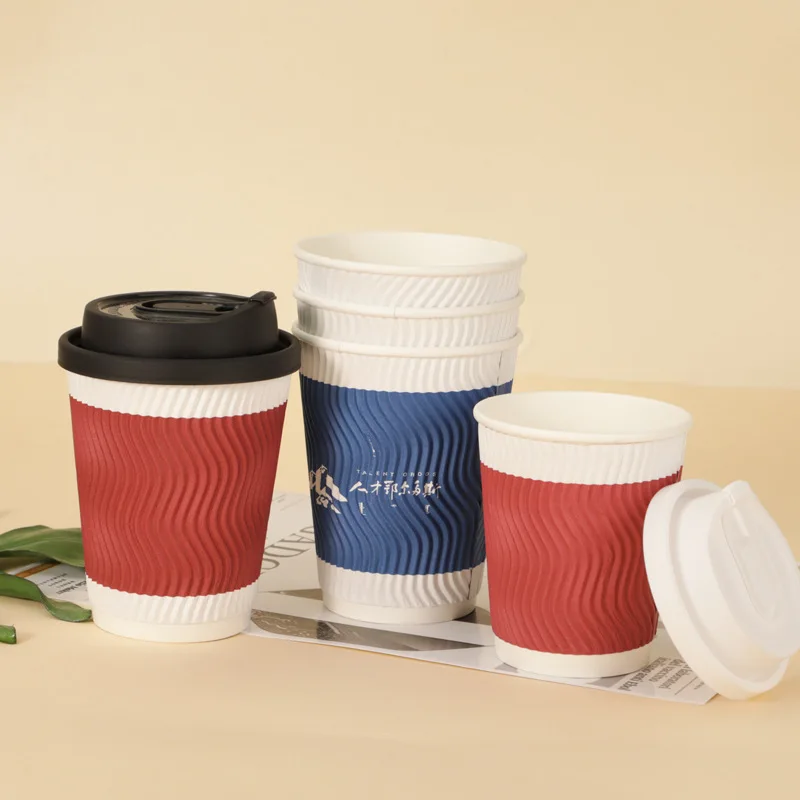 Напечатанная на заказ одноразовая кофейная чашка из крафт-бумаги, компостируемая для напитков с собой