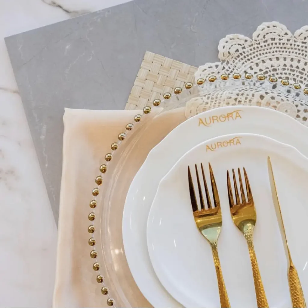 Оптовая торговля керамической тарелкой для банкета, круглой фарфоровой тарелкой для шведского стола для гостиницы и ресторана