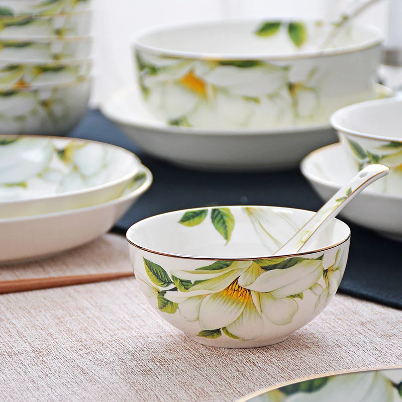 Bone China Cutlery Set Floral Ceramic Bowl Plate Fashion Personalized Restaurant Dinner Plate Set Sustainable Dinnerset