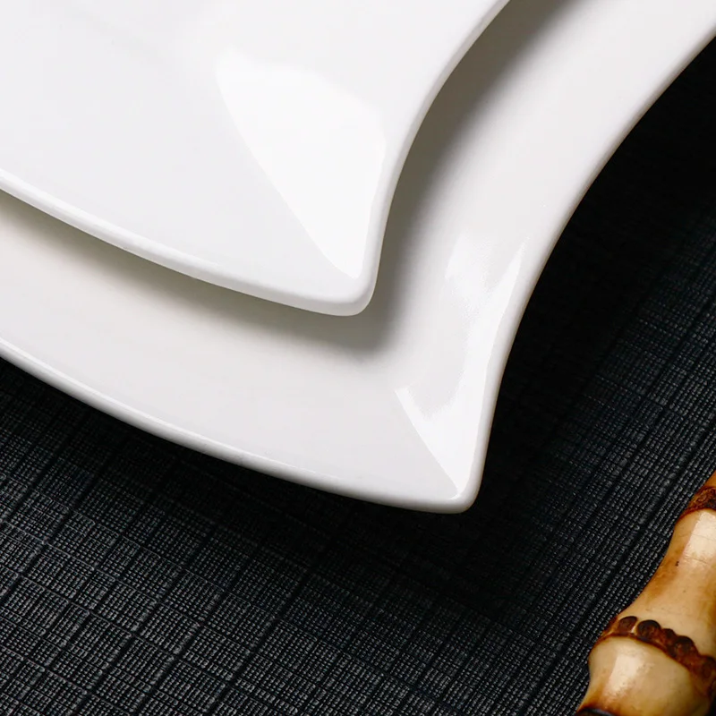 Тарелки для кейтеринга Квадратные фарфоровые керамические тарелки для отелей Белые обеденные тарелки Керамические сервировочные блюда для ресторана