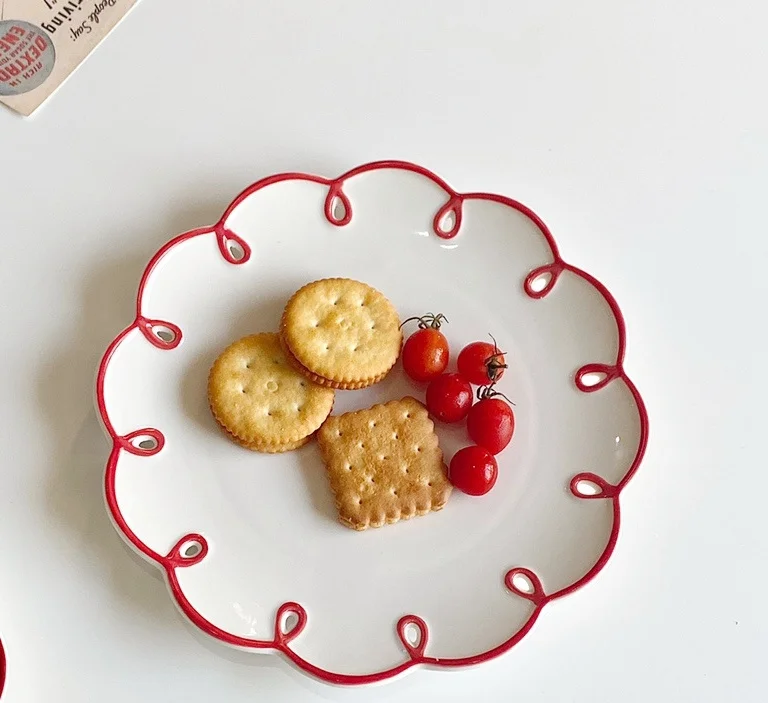 Red Wavy Lace Cartoon Ceramic Dishes Plates Suitable for Wedding Party and Restaurant Parties and Dessert Decorations
