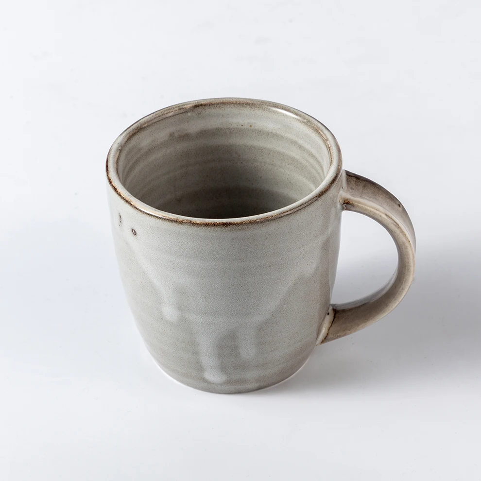 Роскошный керамический набор столовой посуды для отелей. Элегантные фарфоровые тарелки и миски. Посуда на заказ для общественного питания.