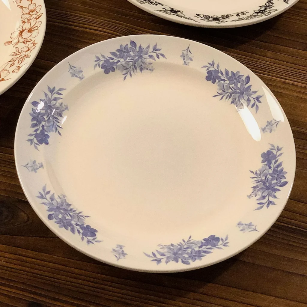 Enamel-colored Chinese Flowers Ceramic Dishes Plates Suitable for Wedding Party and Restaurant Parties and Dessert Decorations
