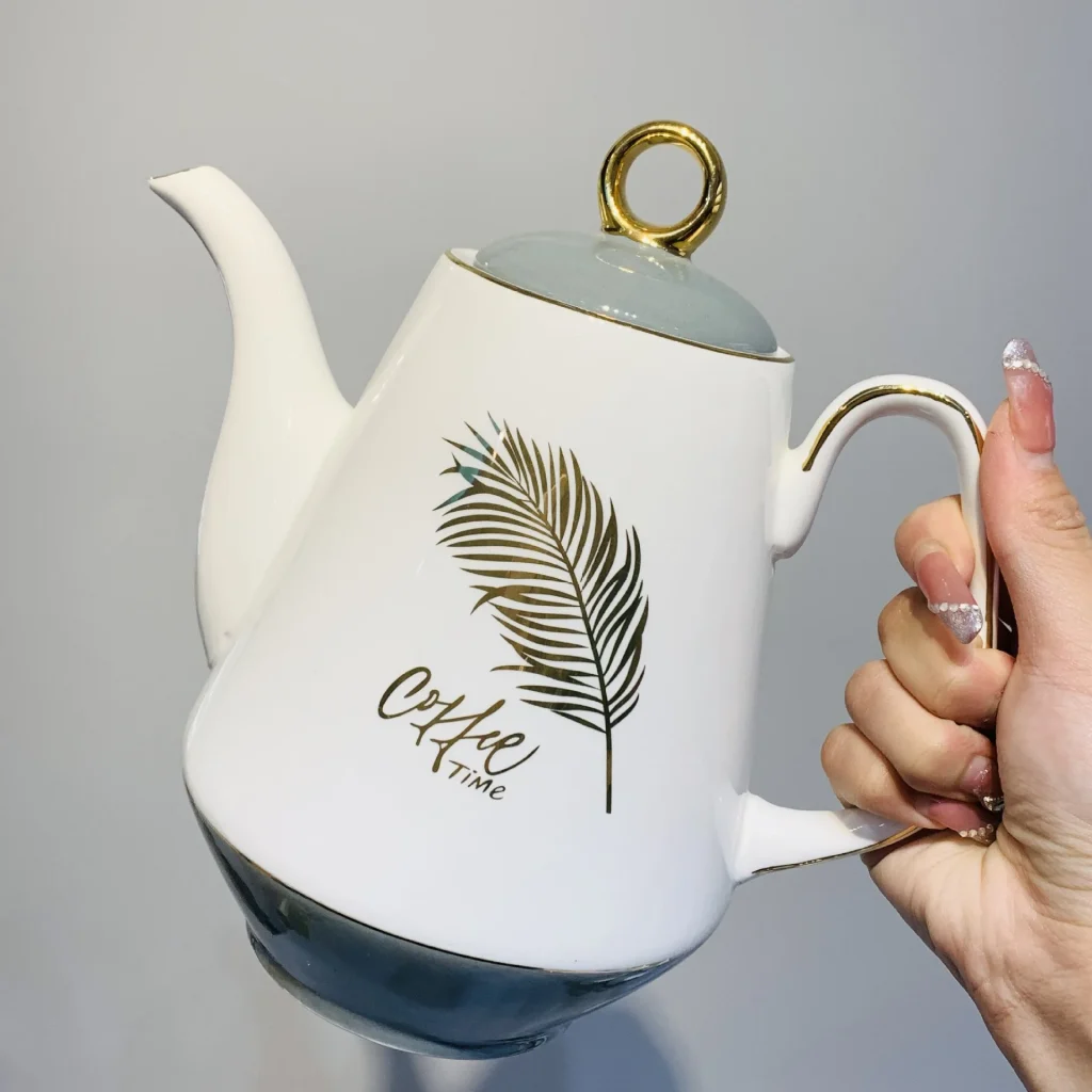 Elegant European Design Ceramic Tea Cup and Saucer Set High Quality Simple and Stylish Tea Cup Set