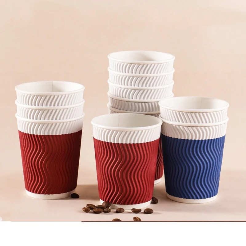 Напечатанная на заказ одноразовая кофейная чашка из крафт-бумаги, компостируемая для напитков с собой