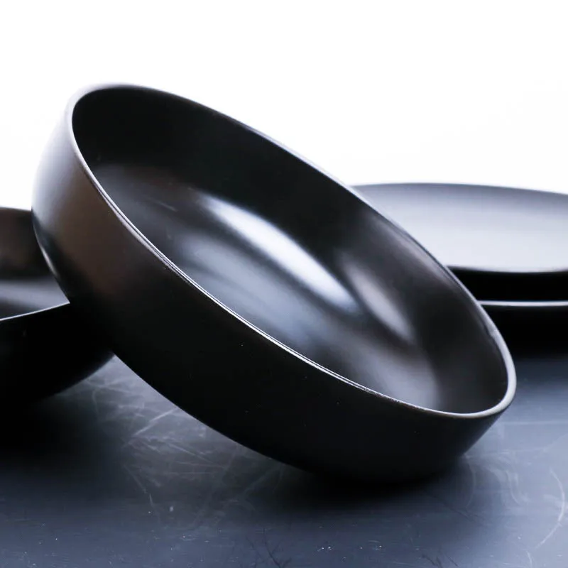 Керамические наборы столовой посуды Матовые черные наборы столовых фарфора с золотой оправой японского стиля