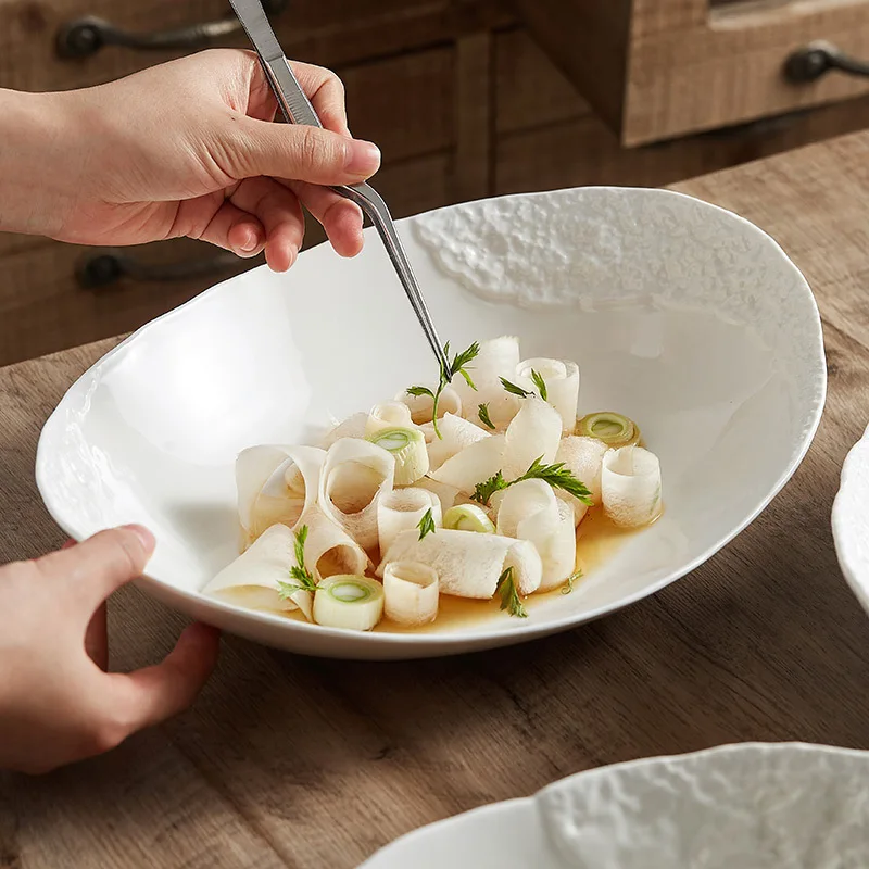 High Quality Simple Black & White Ceramic Western Bowls Big Oval Dinner Plates & Deep Dish Soup Bowls Parties Straw Hat Design