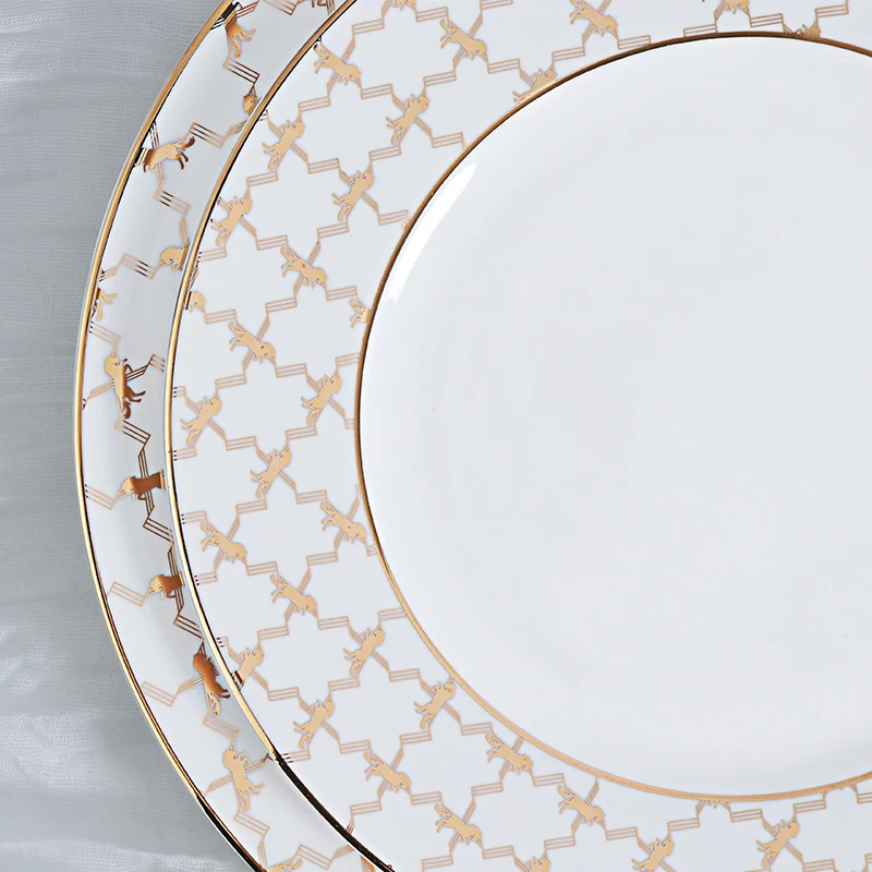 Тарелка из костяного фарфора, золотая посуда, изысканное блюдо и тарелка из костяного фарфора, роскошные обеденные тарелки из костяного фарфора для ресторана
