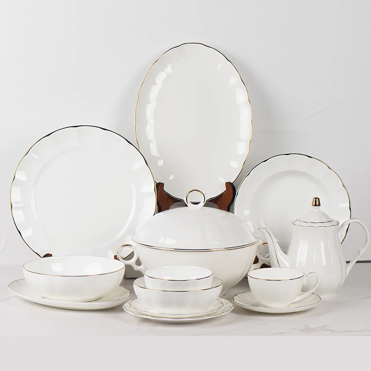Wholesale European Royal White Color Bone China Porcelain  Tableware Dinner Set With Gold Rimmed for Restaurant Hotel