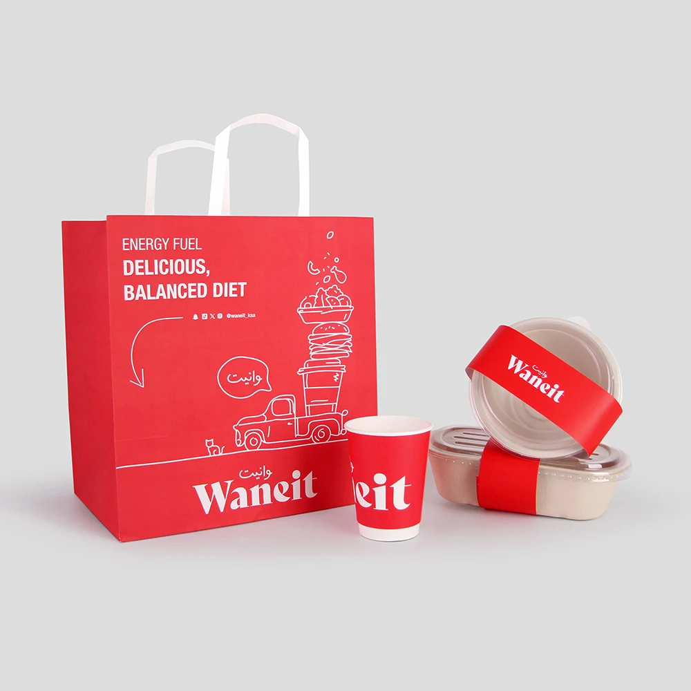 Эко-упаковка Сумка из крафт-бумаги для переноски Кофе на вынос Коричневый пакет из крафт-бумаги Изготовленный на заказ бумажный пакет для еды на вынос для ресторана