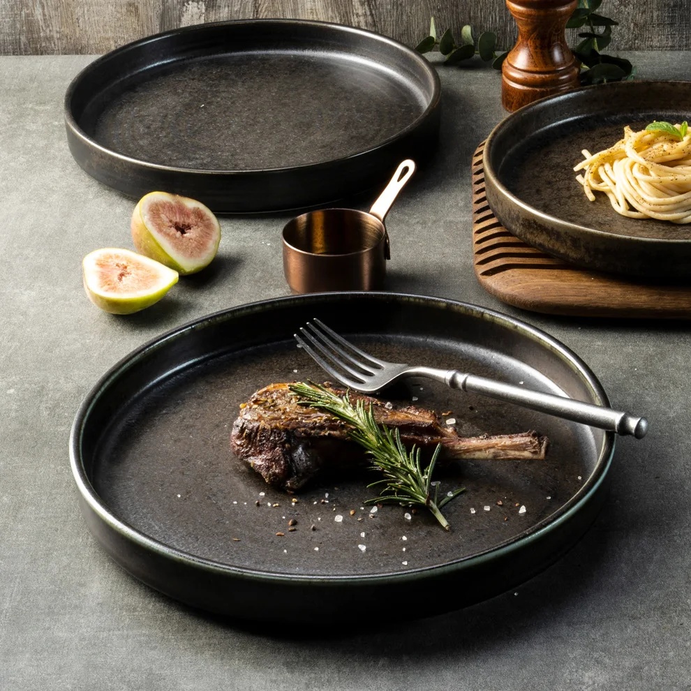 Высококачественная роскошная черная сервировочная декоративная керамическая тарелка, набор посуды, посуда OEM ODM, доступная для отеля