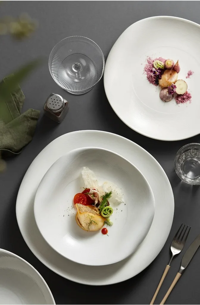 Fancy White Ceramic Dinner Plate Irregular Wave Deep Soup Dish Restaurant Sets Wedding Matte Steak Pasta Dessert Plates