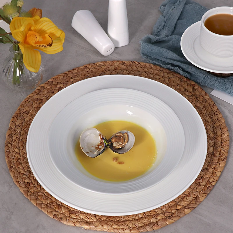 Кейтеринг Белая керамическая тарелка для ужина Глубокая тарелка для супа с фарфоровым ободком Посуда для ресторана Аренда отеля Банкет-шведский стол