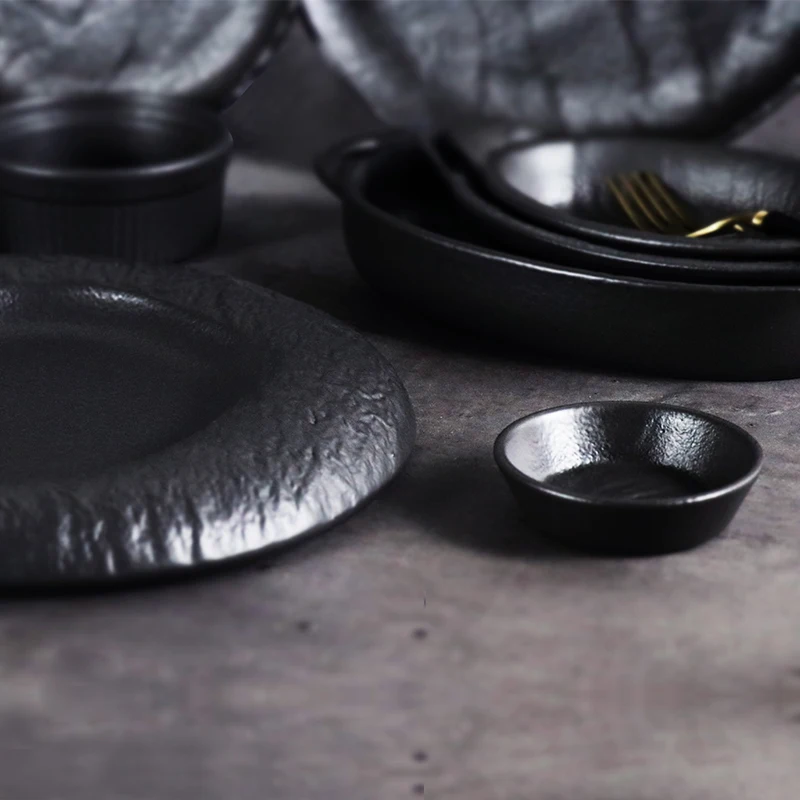 Черная фарфоровая тарелка для стейка в скандинавском стиле для ресторанов и отелей, тарелка для десерта, черная керамическая тарелка