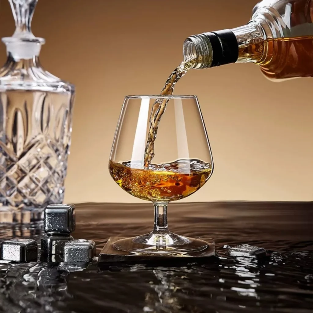 Элегантный роскошный бокал для бренди с короткой ножкой, пластиковая рюмка для коктейля для вина и виски для вечеринок и ресторанов