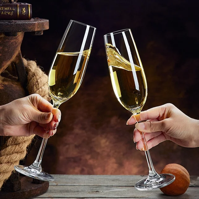 Флейты, бокалы, бокалы для белого вина, бокал для вина, чашка для шампанского, бренди, красное вино, кристально чистая стеклянная посуда в стиле ретро