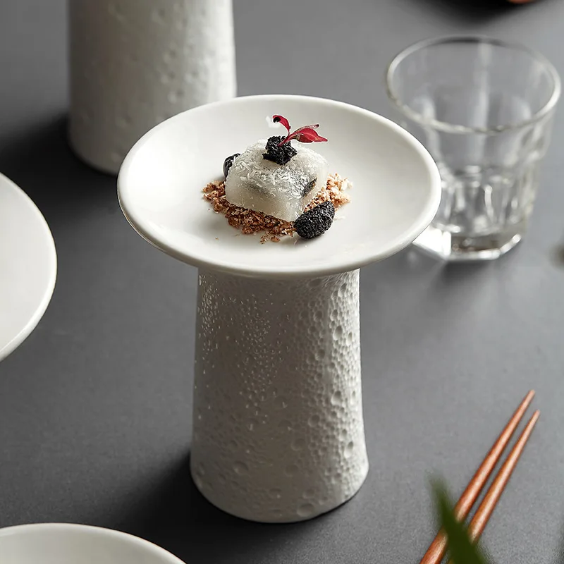 Luxury White Ceramic Dessert Plate Disposable Porcelain Tray Party Unique Artistic Concept Fruit Snack Serving Platter