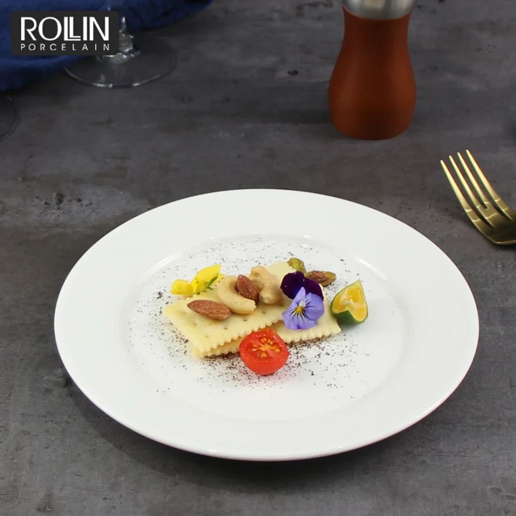 Оптовая продажа тарелок для кейтеринга всех размеров Белая круглая тарелка для шведского стола в ресторане Керамические фарфоровые простые тарелки Посуда для кейтеринга