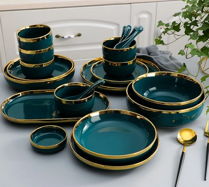 Wholesale Scandinavian Deluxe Luxury Green Porcelain Dinnerware Set Disposable Serving Bowls and Plates for Parties