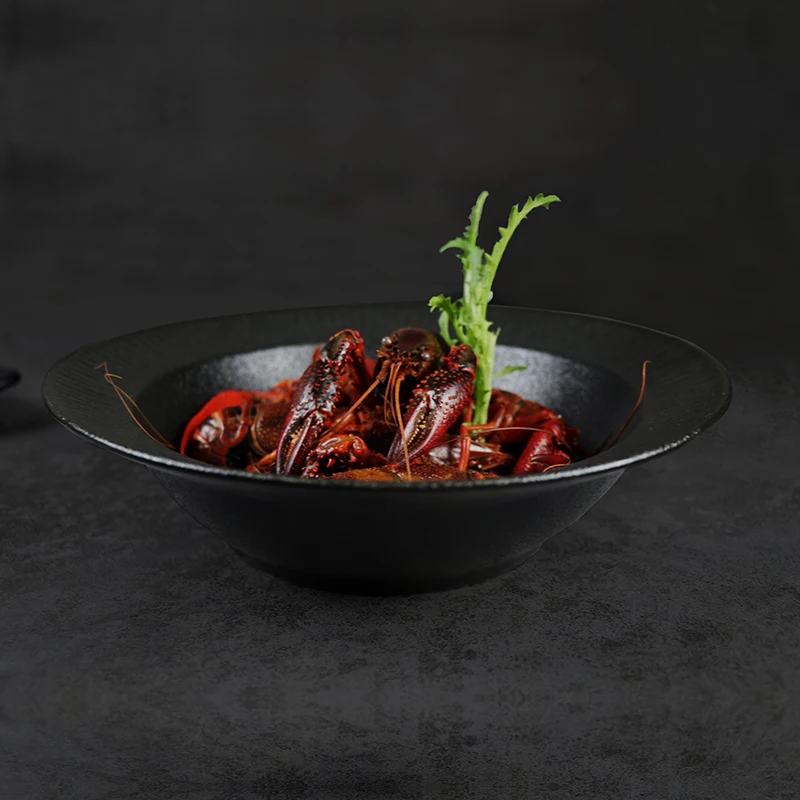 Набор столовой посуды Ресторанные тарелки под глазурованной фарфоровой посудой Черный обеденный набор 12 предметов Керамический дешевый обеденный набор