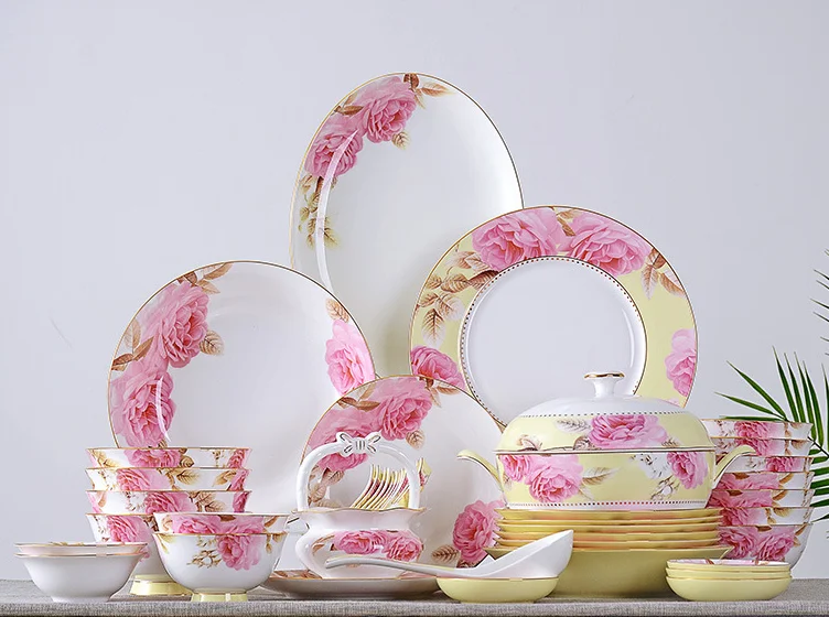 Low Price Wholesale Western Design Dinnerware Sets Bone China Tableware Ceramic Charger Dinner Plate Bowl Dishes Set