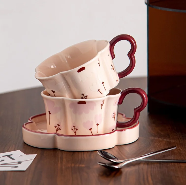 Vintage Elegant and Delicate Flower Shaped Cup Dishes Suitable for Afternoon Tea Restaurant Parties and Dessert Decorations