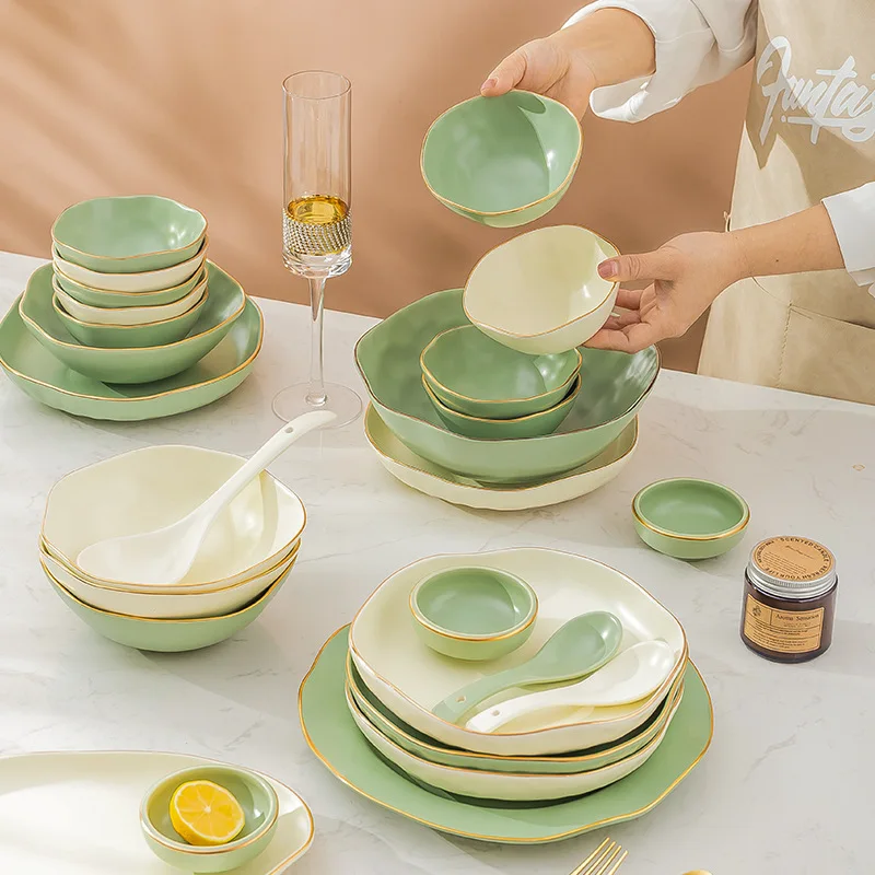 Nordic Porcelain Tableware Household Luxury Dinner Ware Green Plate and Bowl Set Ceramic Dishes Dinnerware With Gold Rim Europe