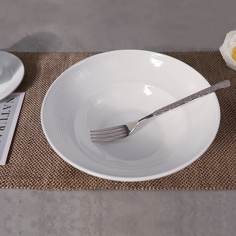 Кейтеринг Белая керамическая тарелка для ужина Глубокая тарелка для супа с фарфоровым ободком Посуда для ресторана Аренда отеля Банкет-шведский стол
