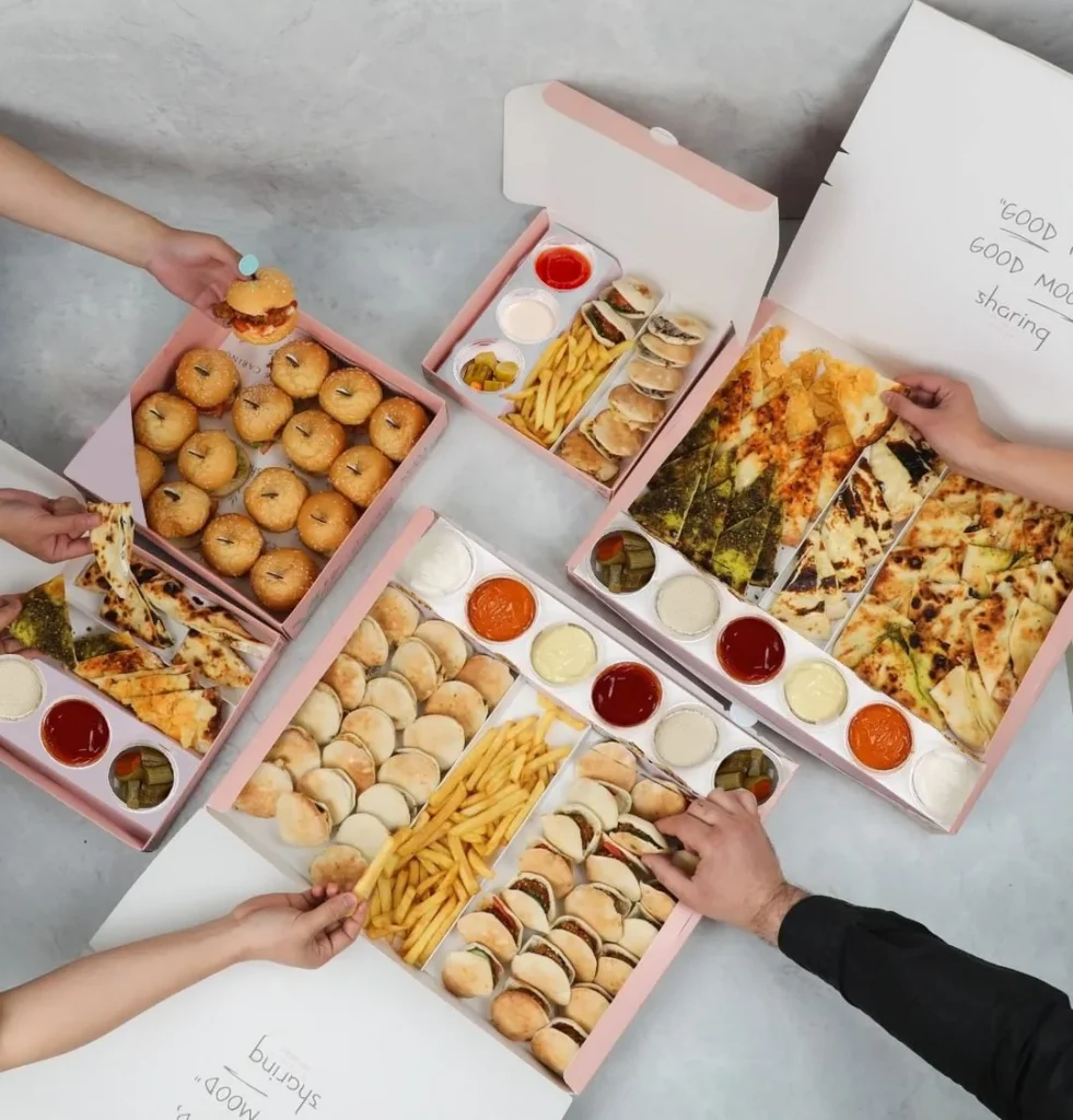 Дешевая цена на вынос бумажная коробка Контейнер для еды Эмпанадас Упаковка Коробки для бенто Картонная коробка для кондитерских изделий для шаурмы для еды