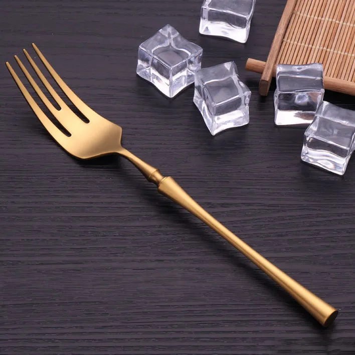 Factory Direct Fork and Knife Gold Plated 4pcs Flatware Spoon and Fork Set Stainless Luxury Knife and Fork Set for Wedding Gifts