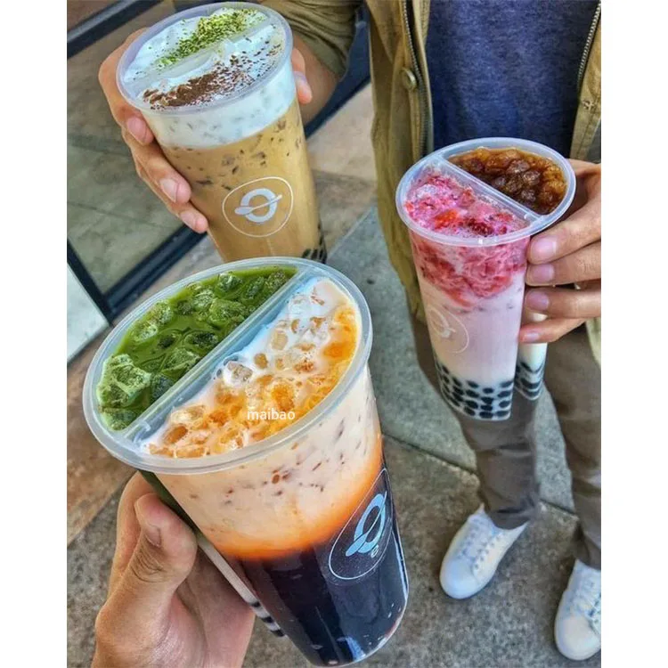 Оптовая продажа, большая одноразовая пластиковая чашка для чая с пузырьковым чаем из ПП ПЭТ для сока на заказ 500 мл 700 мл, разделенная чашка чая Боба с соломенной крышкой