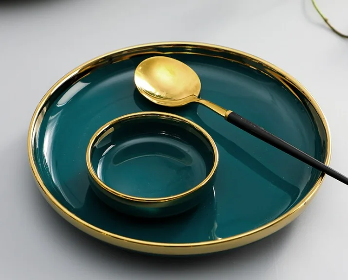 Wholesale Scandinavian Deluxe Luxury Green Porcelain Dinnerware Set Disposable Serving Bowls and Plates for Parties