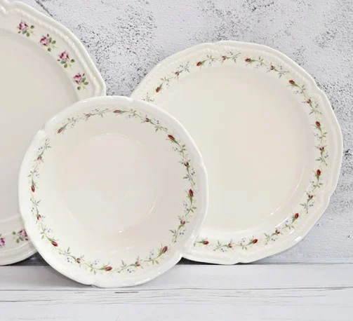 Vintage French Rose Edge Ceramic Dishes Plates Suitable for Wedding Party and Restaurant Parties and Dessert Decorations