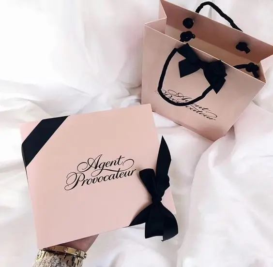 Индивидуальная роскошная бумажная одежда, носки, комплекты одеял, упаковочная коробка, подарочная коробка для одежды для новорожденных мальчиков и девочек с окном