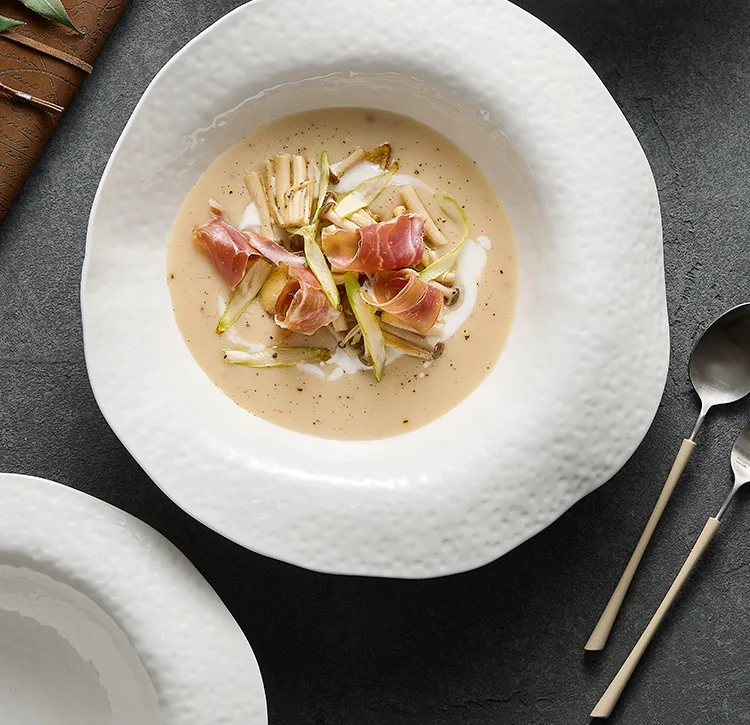 White Porcelain Stoneware Salad Bowl with Irregular Rim Dessert Soup Bowl for Restaurant Serving Dinnerware